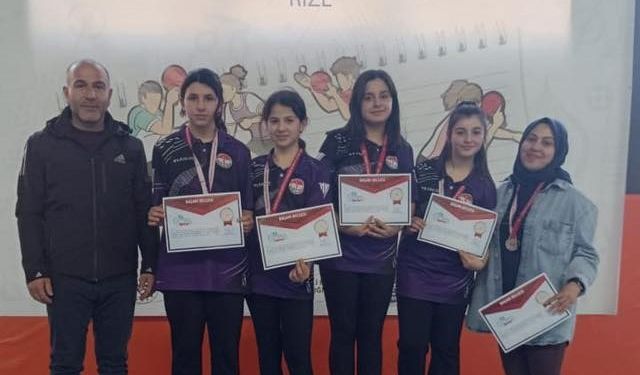 Bayburt takımı teniste ikinci oldu