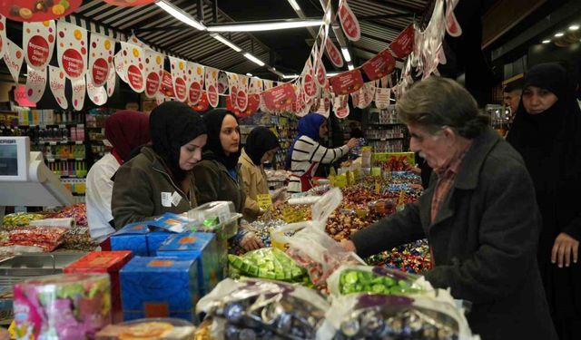 Bayram şekerleri ve çikolatalar tezgâhları renklendirdi