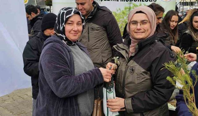 Bayramiç’te 1450 fidan dağıtıldı