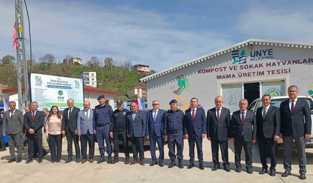 Bu tesiste 14 farklı kategorideki atıklar toplanıyor