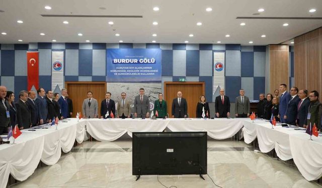 Burdur Gölü alarm veriyor, çözüm arayışı sürüyor