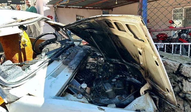 Burdur’da kontrolden çıkan otomobil duvara çarpıp alev aldı: 2 yaralı