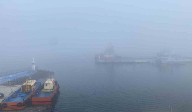 Çanakkale Boğazı sis nedeniyle transit gemi geçişlerine kapatıldı