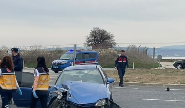 Çanakkale’de iki araç çarpıştı: 7 yaralı