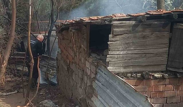 Çocukların ateşle oyunu tandırlığı yaktı