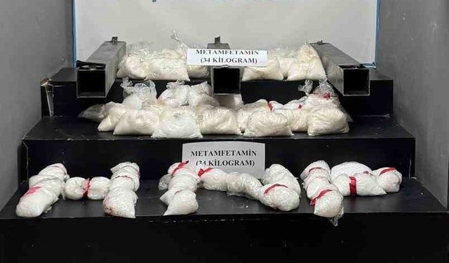 Çukurca’da araçta gizlenmiş 34 kilogram metamfetamin ele geçirildi