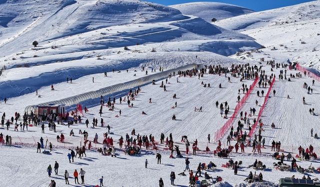 Denizli Kayak Merkezi, 150 bin ziyaretçiyle 2025 sezonunu zirvede tamamladı