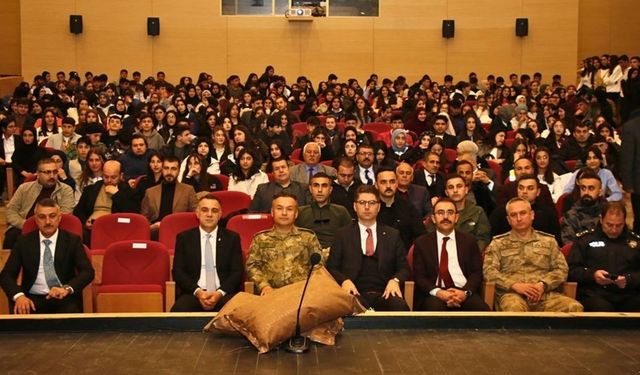 Erciş’te İstiklal Marşı’nın Kabulü ve Mehmet Akif Ersoy’u Anma Günü