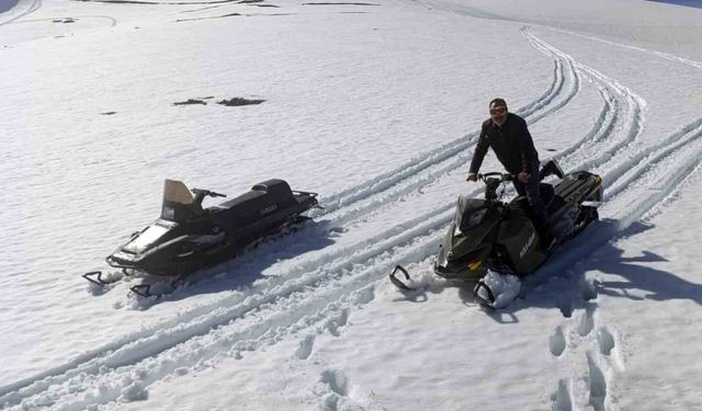 Güzel havaları fırsat bildiler kış ortasında Kadırga Yaylası ve obalarını kar motoru ile gezdiler