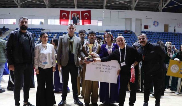 Hakkari’de "Halk Oyunları İl Birinciliği Yarışması" sona erdi