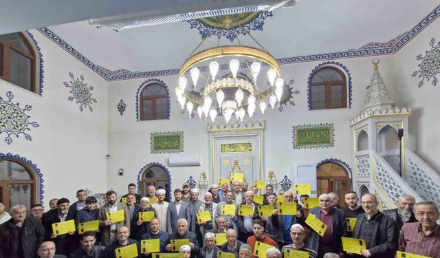 Hatimle teravihe katılan cemaate başarı belgesi