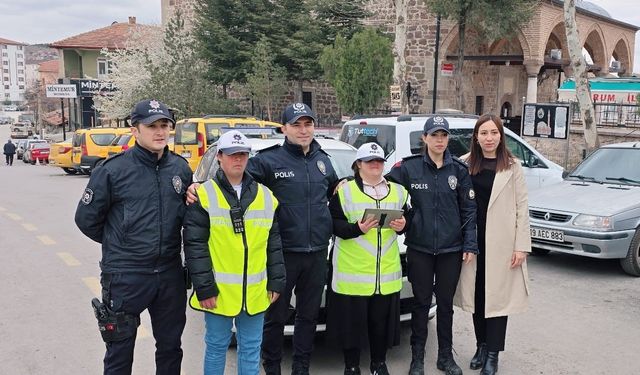 İlçenin güvenliği Down sendromlu öğrencilere emanet edildi