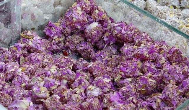 Isparta’da bayram öncesi gül lokumu satışları arttı