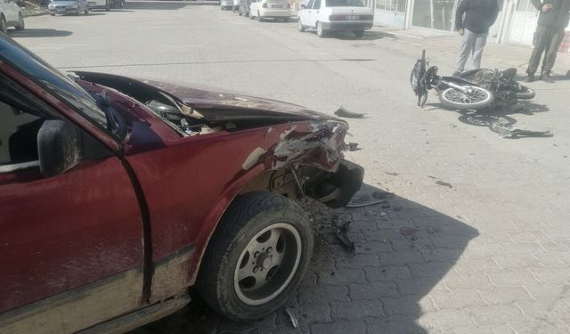 Isparta’da otomobil ile motosiklet çarpıştı: 14 yaşındaki sürücü yaralandı