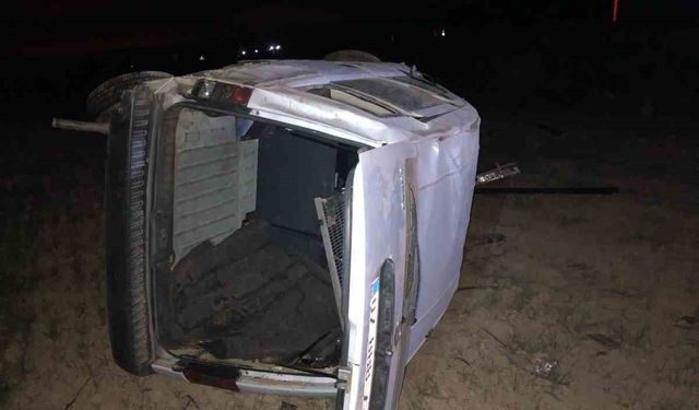 Isparta’da otomobil takla atarak şarampole devrildi