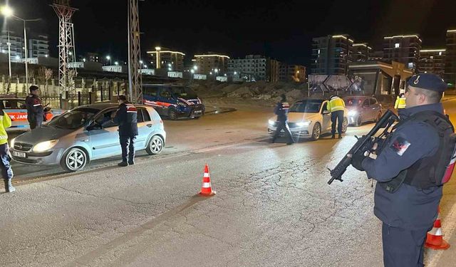 Jandarma ekiplerinden şok huzur uygulaması