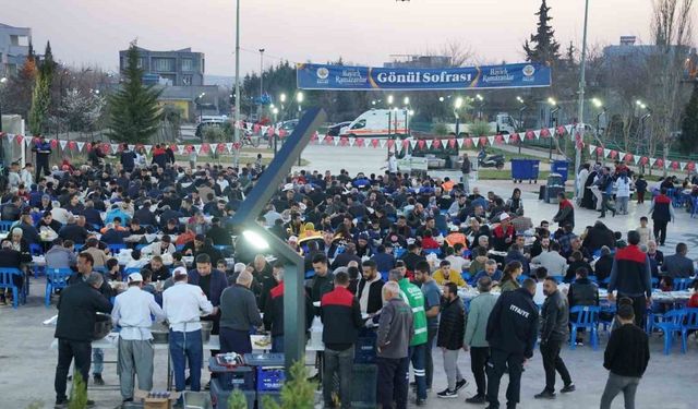 Kahta Belediyesi Gönül Sofrası’na yoğun ilgi