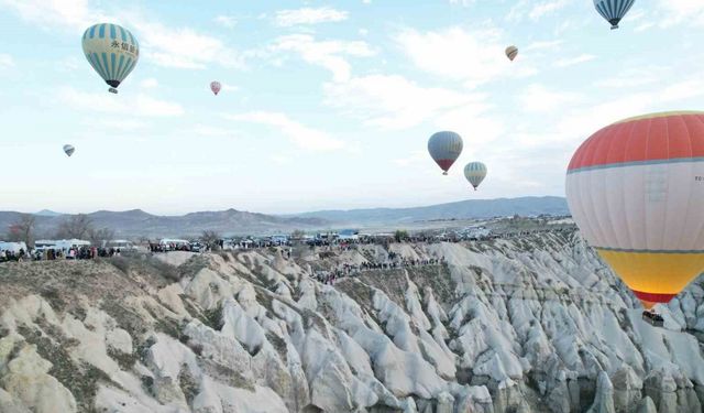 Kapadokya’da yeryüzü de gökyüzü de doldu