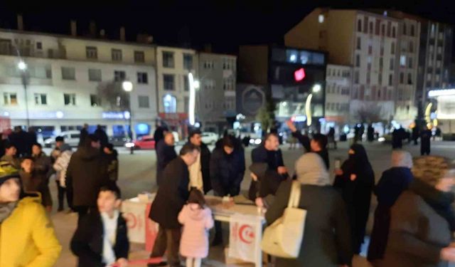 Kars’ta Muhsin Yazıcıoğlu için mevlit okutuldu, lokma dağıtıldı