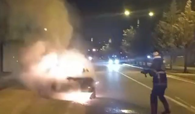 Kastamonu’da Fiat-Tofaş marka otomobil yandı