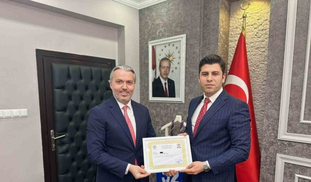 Kaymakamdan müdüre ödül