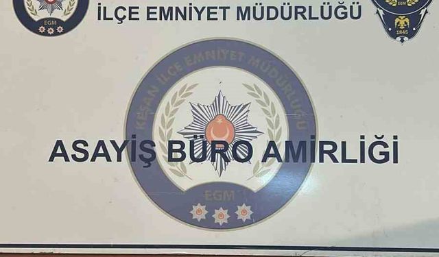 Keşan’da polisin üst arması yaptığı şüpheliden ruhsatsız tabanca ele geçirildi