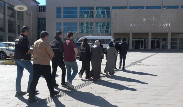 Kilis’te evde bin 82 gram esrar bulundu: 5 gözaltı