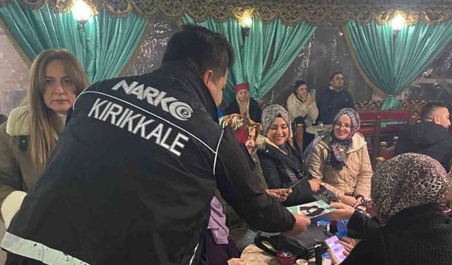 Kırıkkale polisi, "UYUMA" uygulamasını ramazan etkinliklerinde vatandaşlara tanıttı