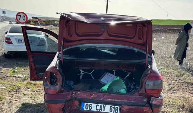 Kırıkkale’de iki otomobil çarpıştı: 3 yaralı