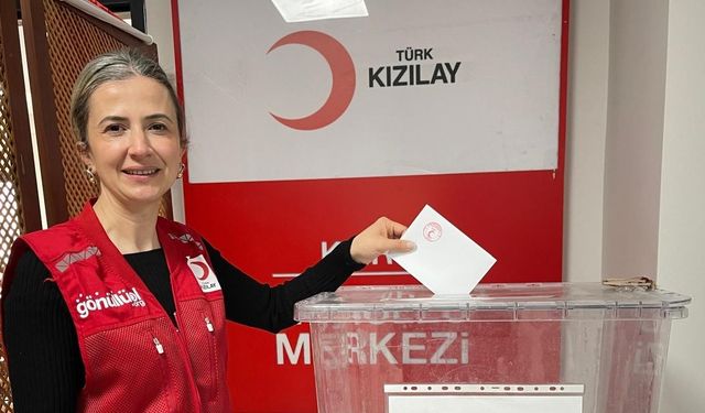 Kızılay Kars Şube Başkanı Kübra Hüryurt oldu