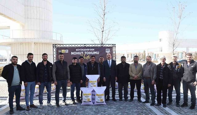 Konya Büyükşehir bu yıl üreticiye 108 bin 675 kilo nohut tohumu desteği verdi