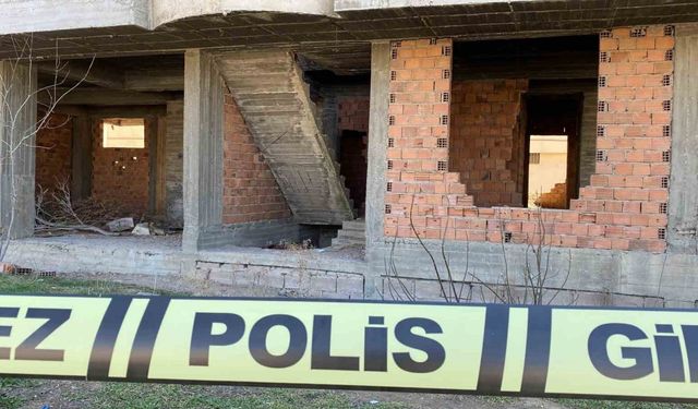 Konya’da günlerdir evine gitmeyen genç inşaatın bodrumunda ölü bulundu