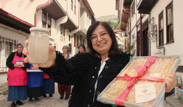 Küllerinden doğan tatlı: Bu baklavanın yapımında kül kullanılıyor