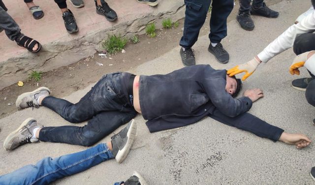 Mardin’de motosiklet yayaya çarptı: 3 yaralı