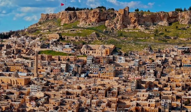 Mardin’de "Ramazan Geldi" ilahisi üç dilde seslendirildi