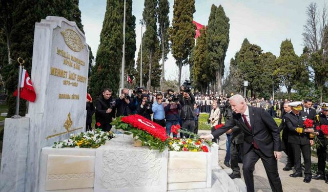 Milli şair Mehmet Akif Ersoy,  İstiklal Marşı’nın kabulünün 104’üncü yılında anıldı