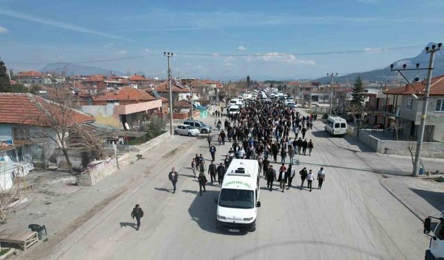 Minik Nazlı’yı son yolculuğuna tüm mahalleli birlikte uğurladı