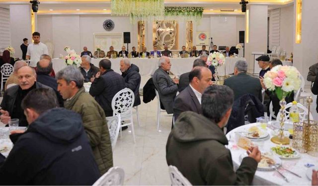 Muhtarlarla iftarda bir araya gelindi