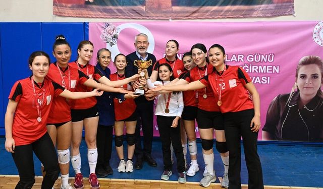 Mürüvvet Başdeğirmen anısına düzenlenen turnuvada şampiyon Parla