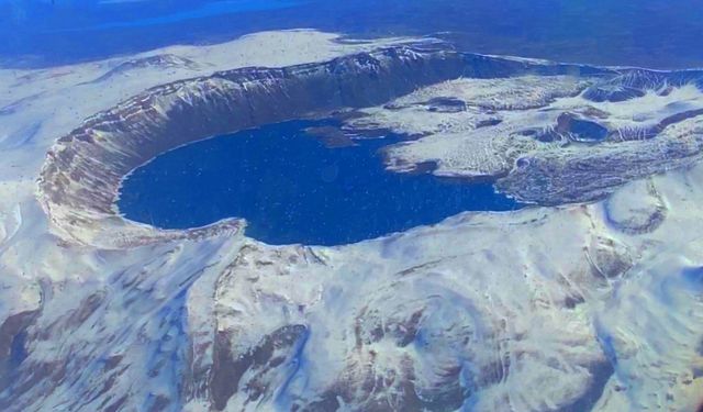 Nemrut Krater Gölü havadan görüntülendi