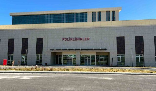 Niğde Eğitim ve Araştırma Hastanesinde 700 araçlık yeni otopark hizmete açıldı
