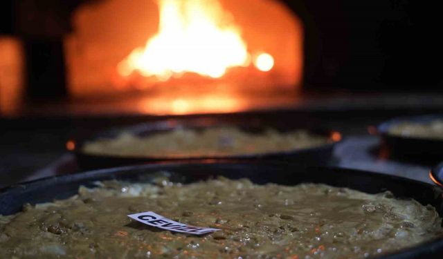 Odun ateşinde pişirilen iftar ve sahur sofralarının vazgeçilmezi: ‘Tahinli pide’