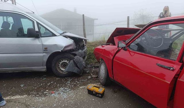 Ordu’da otomobiller çarpıştı: 3’ü ağır 6 yaralı