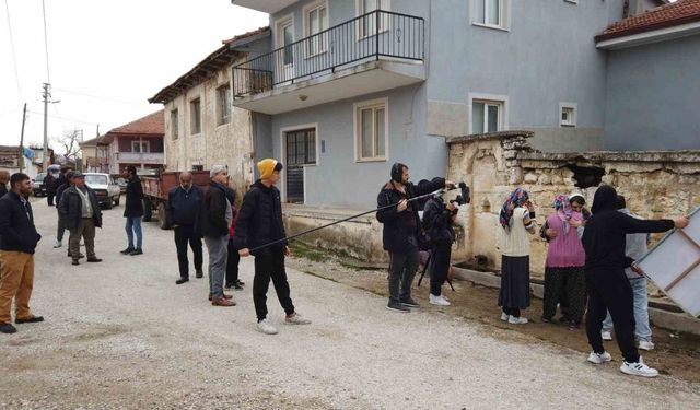 Oyunculuğa soyunan Çivrilli köylüler profesyonellere taş çıkardı