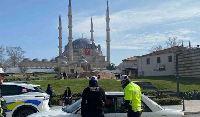 Polis ekiplerinden bayram denetimi
