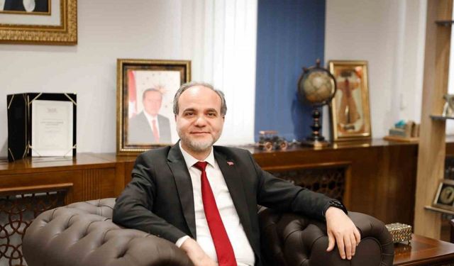 Rektör Uslu: "Bayramın ülkemize ve dünyaya barış, huzur ve kardeşlik getirmesini diliyorum"
