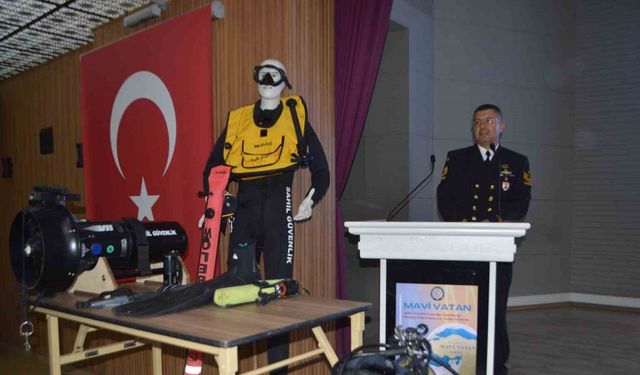 Sahil Güvenlik turizm lisesi öğrencilerine Mavi Vatan’ı anlattı