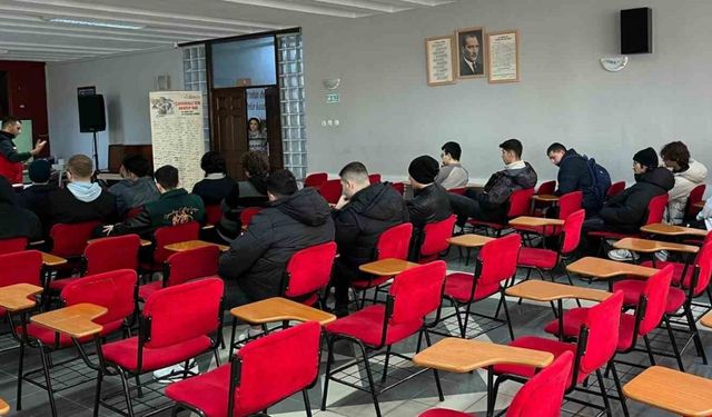 Sinop’ta lise öğrencilerine kişisel gelişim eğitimi