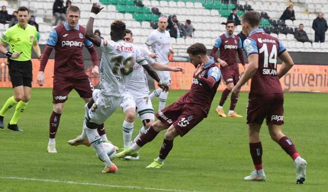 Trendyol Süper Lig: Konyaspor: 0 - Trabzonspor: 0 (Maç devam ediyor)