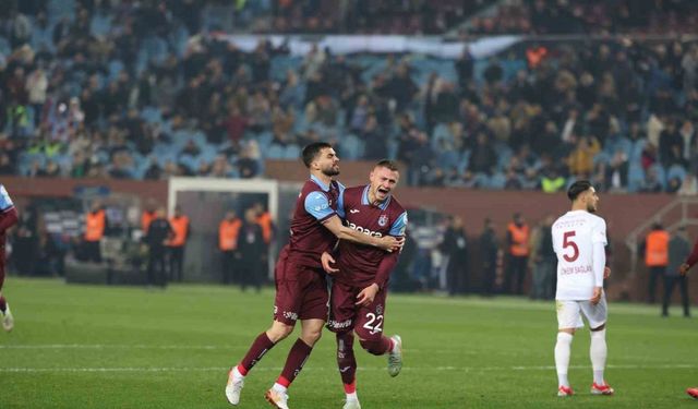 Trendyol Süper Lig: Trabzonspor: 1 - Atakaş Hatayspor: 1 (İlk yarı )